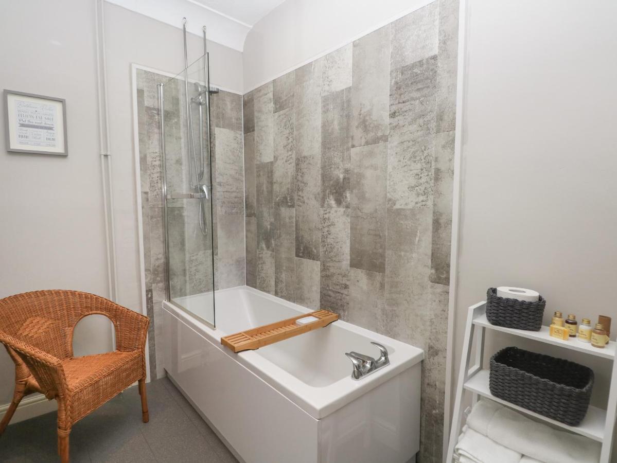 21 Chew Valley Road Oldham Ngoại thất bức ảnh